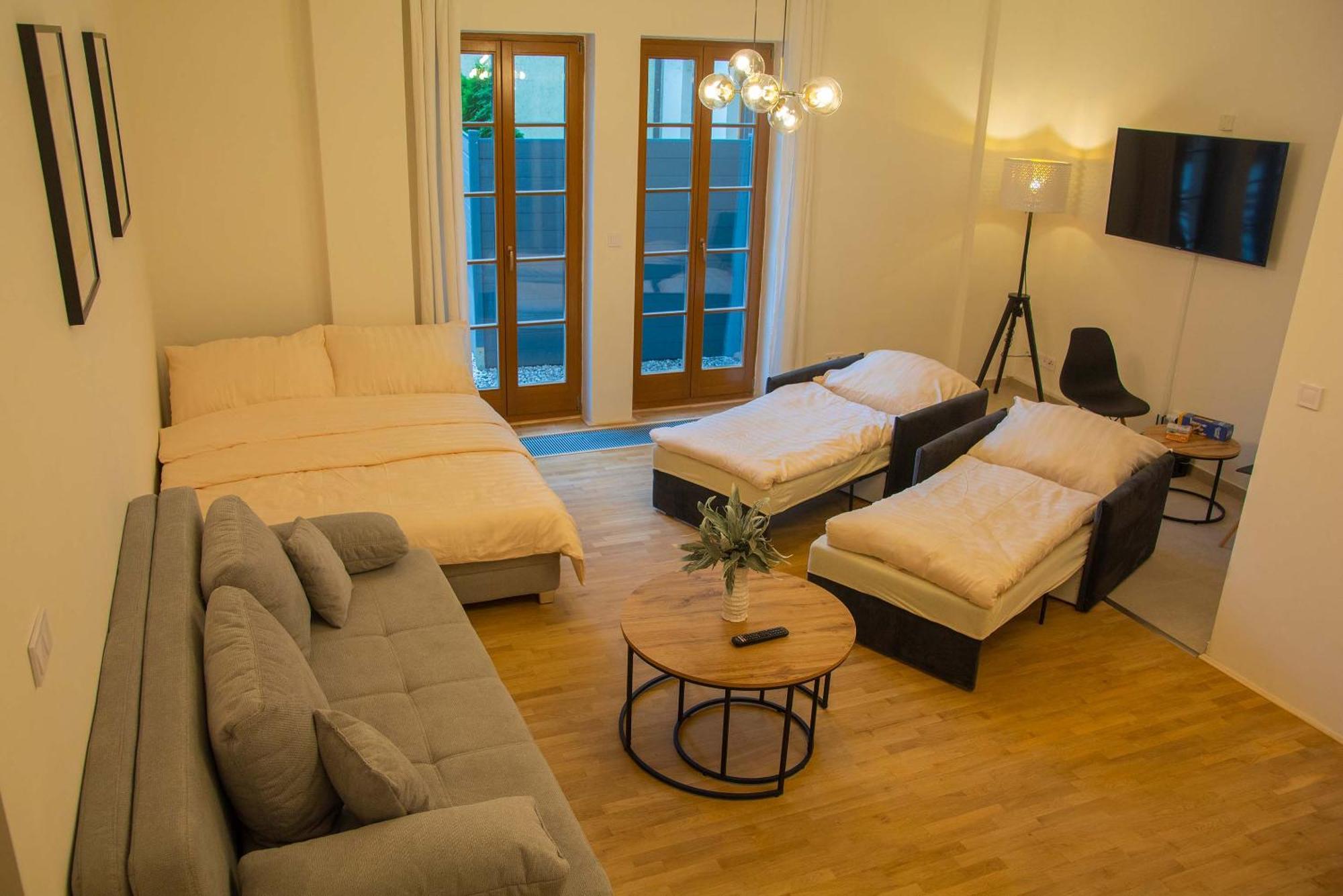 New City Centre Garden Apartment - Central Location Prag Eksteriør billede