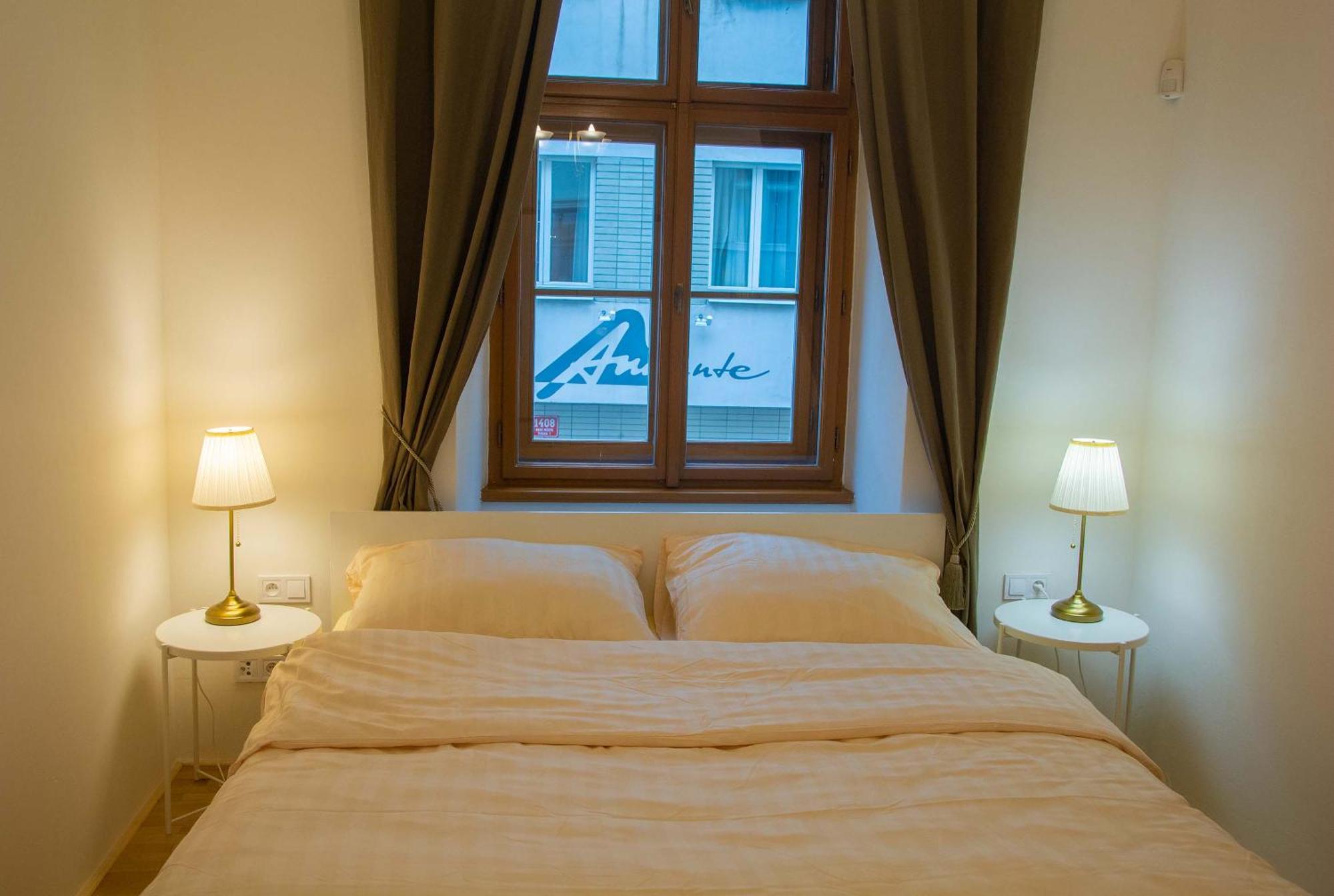 New City Centre Garden Apartment - Central Location Prag Eksteriør billede